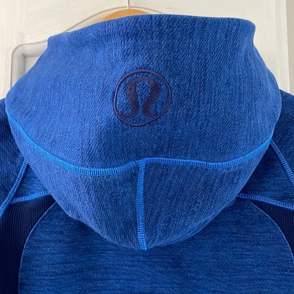 Lululemon, Scuba Hoodie - Picture 4 of 9